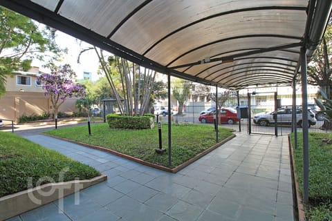 Image 24 - 253953